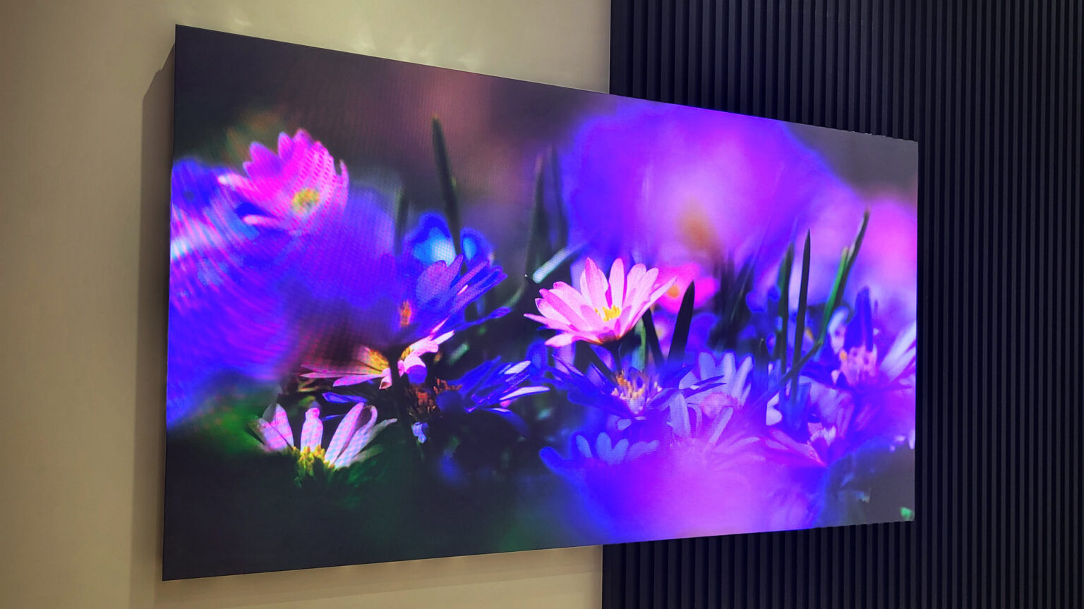 Modern Meeting Room LED Video Wall